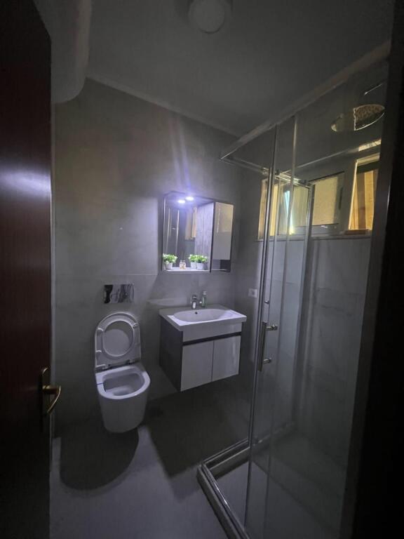 🏠 Jepet me qira apartament 3+1