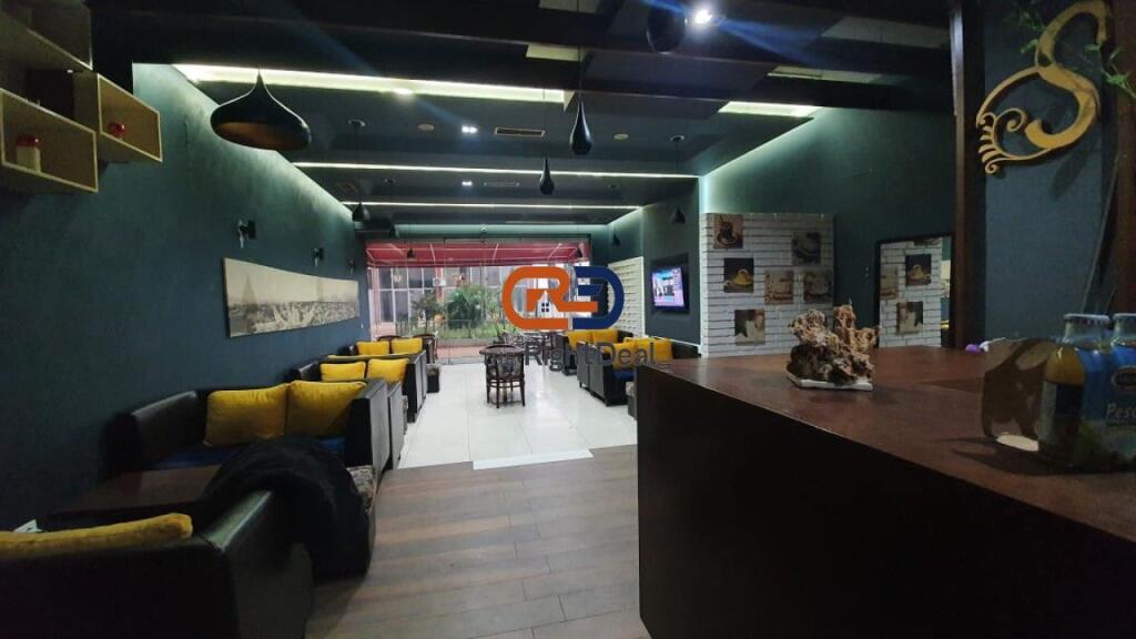 In Yzberisht, Shop for Sale in Working Condition with Perfect Floor Plan, with 2 Verandas !!