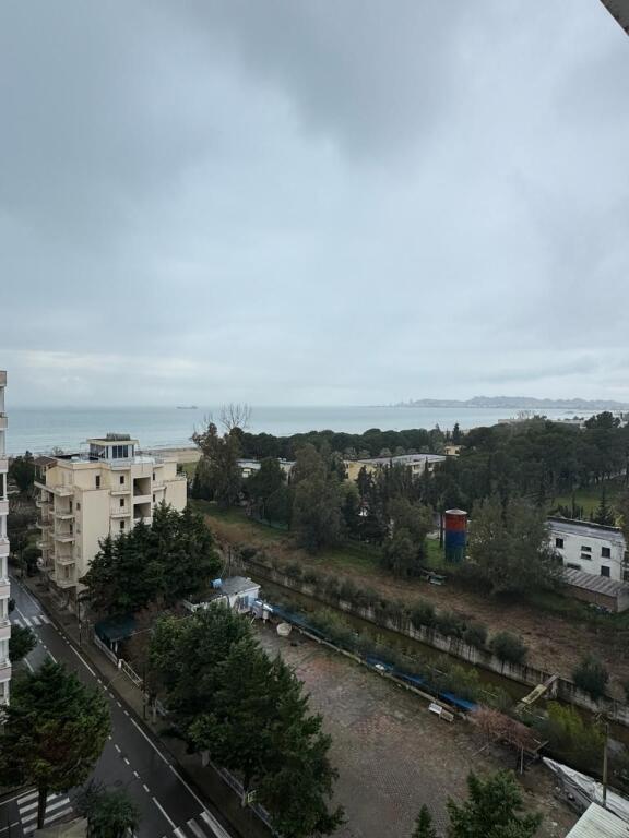 Jepet apartament me qera 1+1