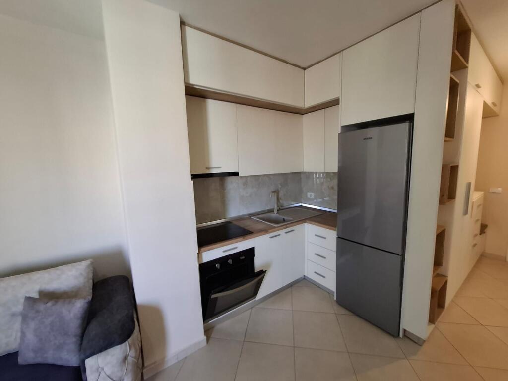 Jepet apartament me qera 2+1+2