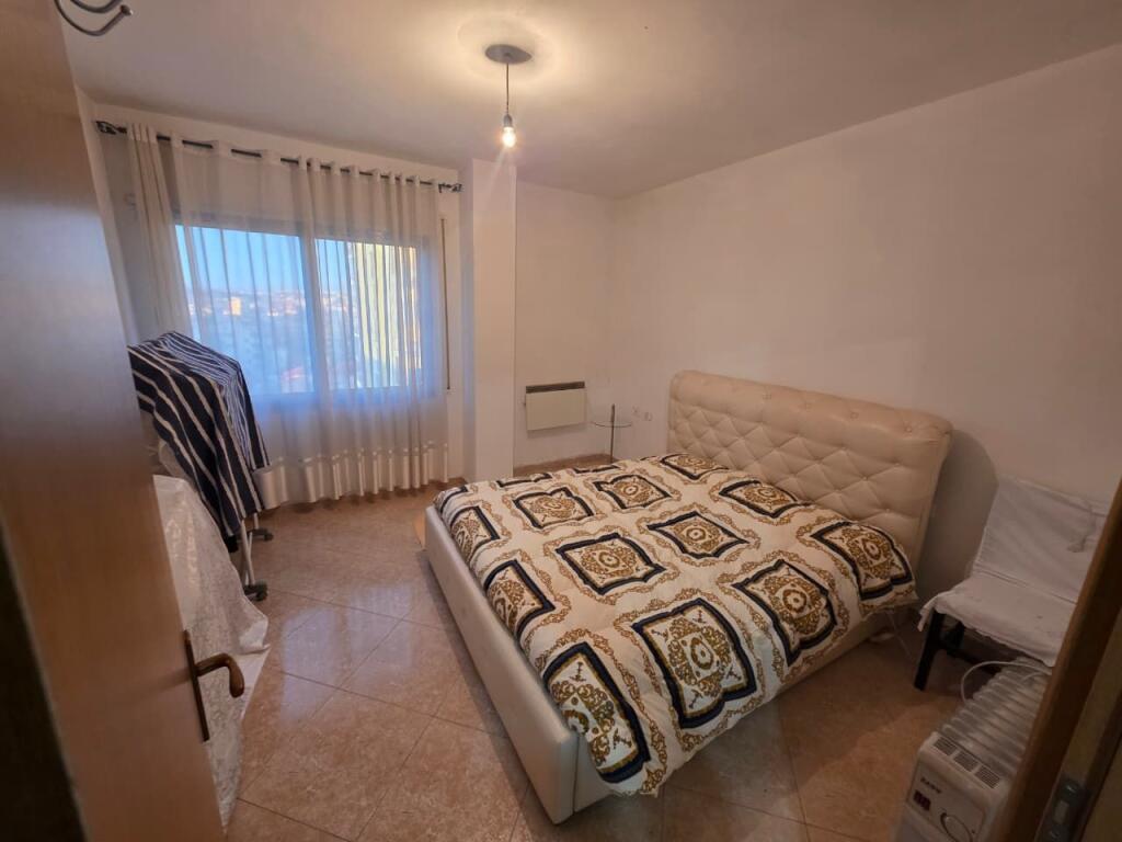 Shitet apartament 2+1 ne plazh