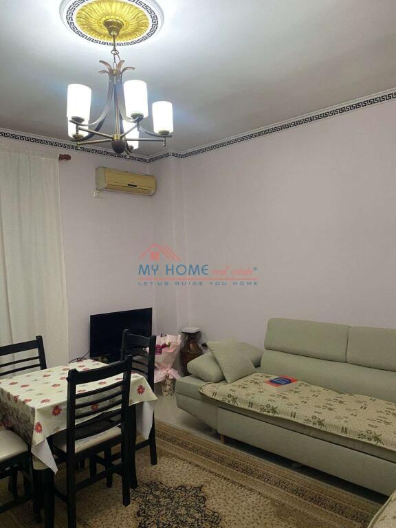 Apartament 2+1 me qera Komuna e Parisit Tirane