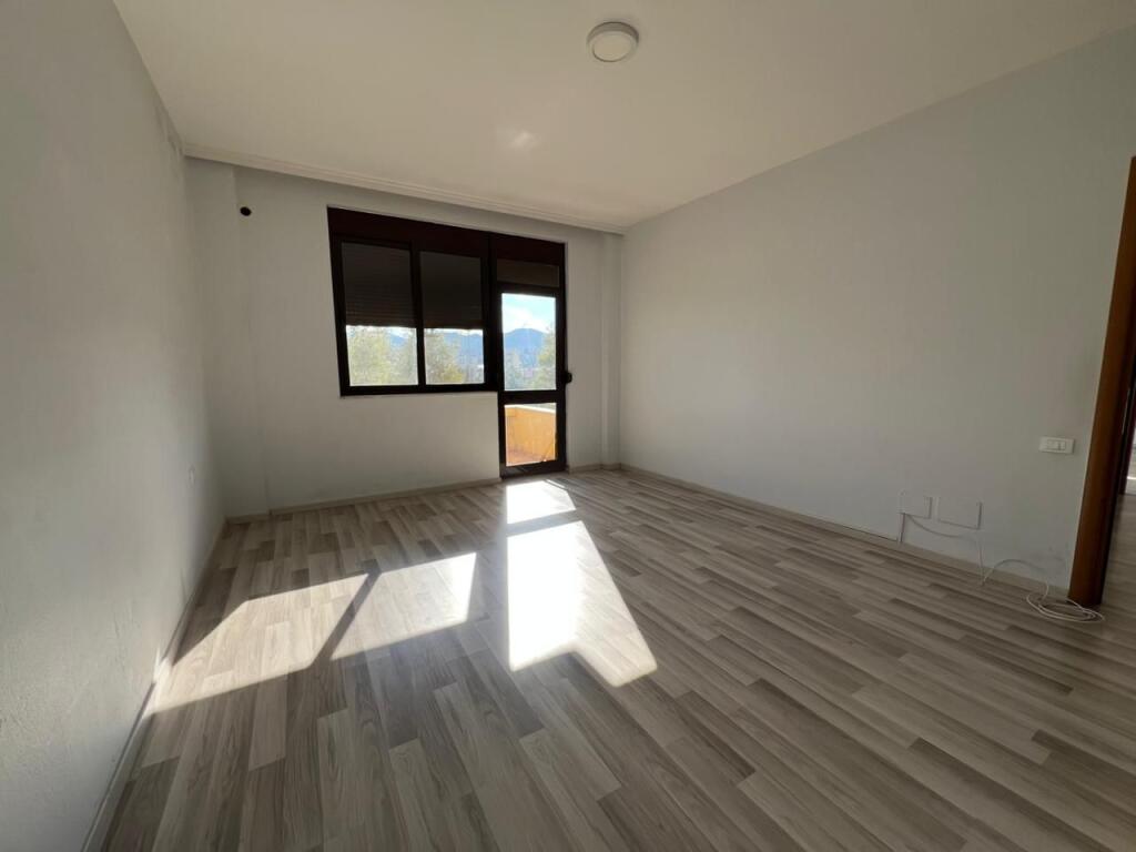 Zyre me qira -Stadiumi Dinamo