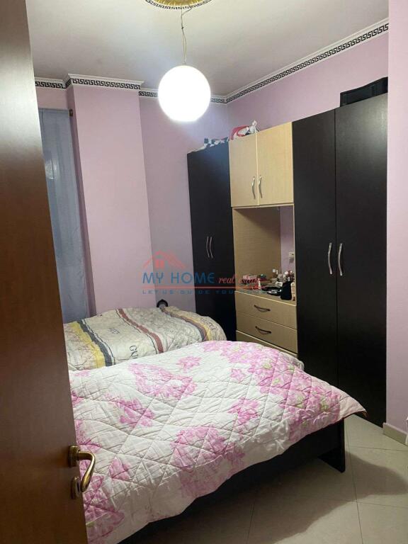 Apartament 2+1 me qera Komuna e Parisit Tirane