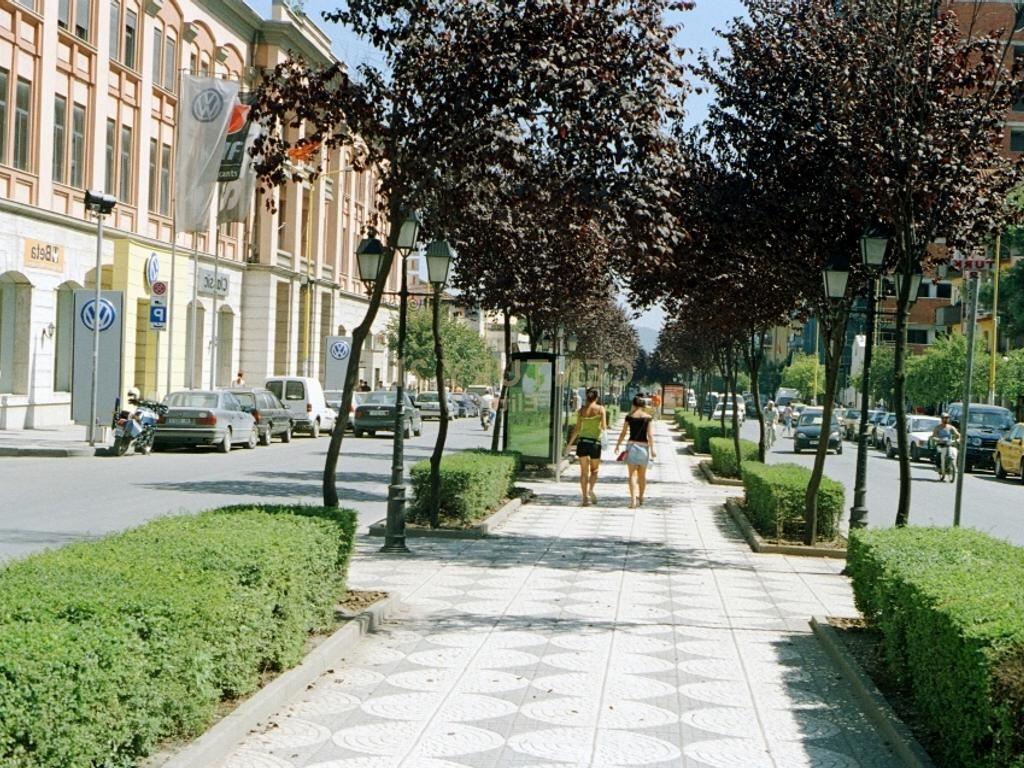 LISTIM I RI . Apartament 2+1 Në Shitje në Rruga e Kavajës, Tiranë - 145,000€