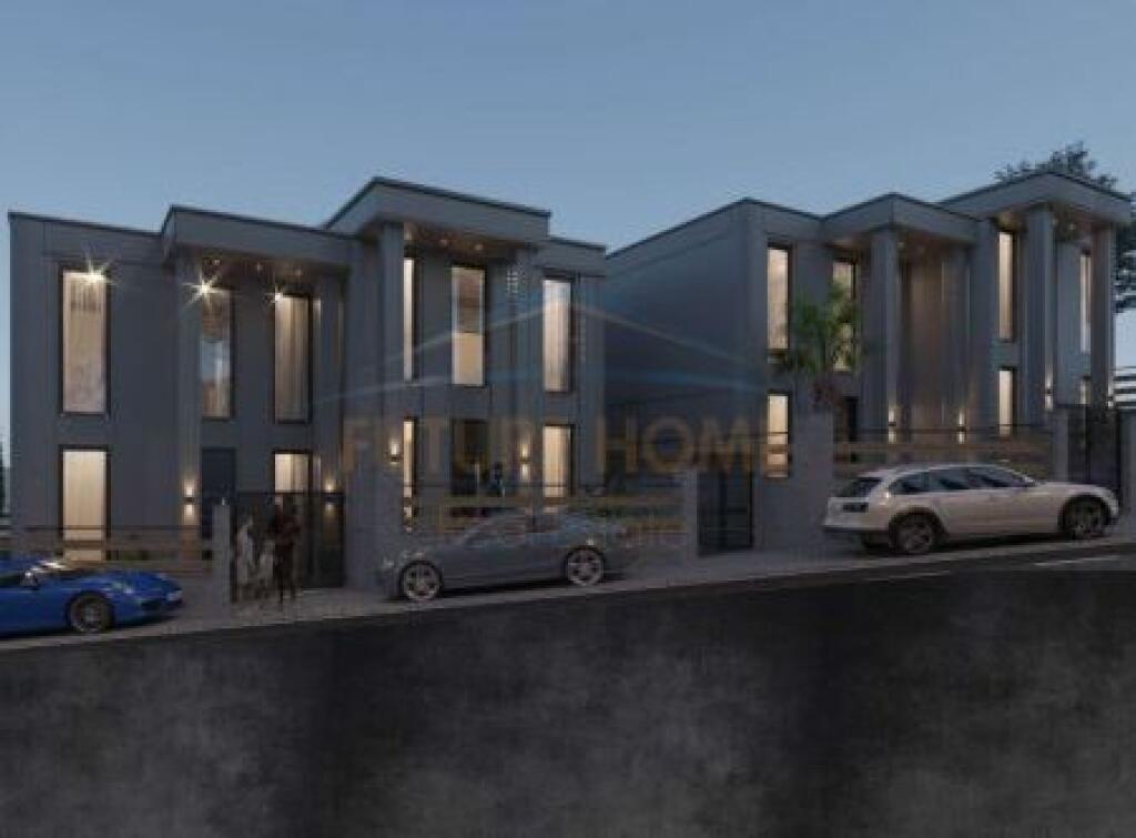 In vendita, Villa su 2 piani, Vicino a Teg