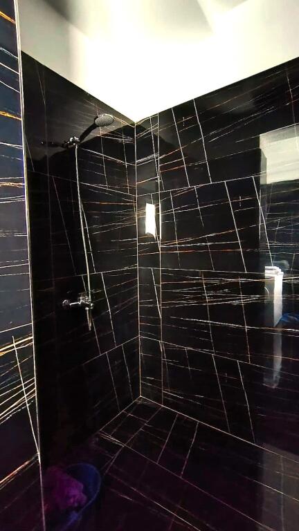 Apartament modern buzë detit pranë Vlorës