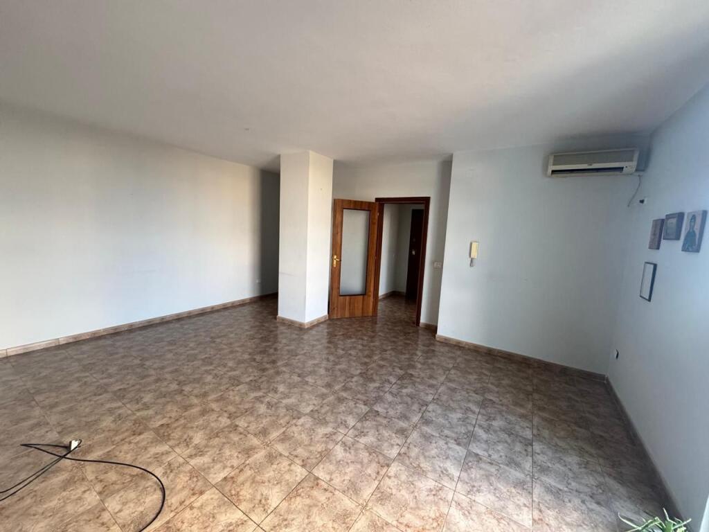 Me qira apartament për zyrë 2+1: Ish-Ekspozita, Bulevardi “Gjergj
