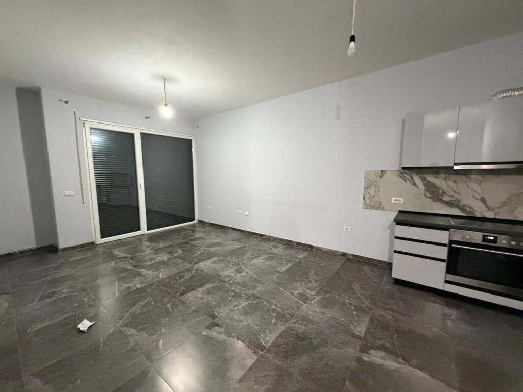 🏡Appartamento 1+1 in affitto  📍 Zona: 5 Maji💰 Prezzo: 50.000 lek / mese