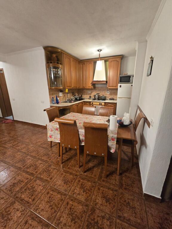 SELLING 2+1 APARTMENT IN KAMEZ-NEAR ZOGU I ZI !
