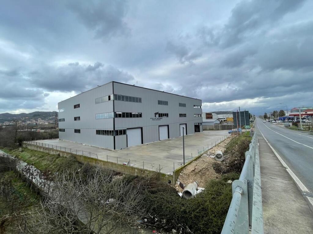 KAPANON ME QERA 2000 M2 VORE 6000 EURO