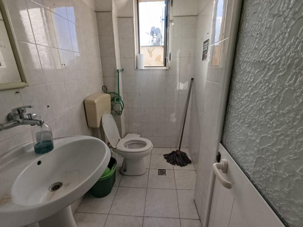 JEPET ME QERA ZYRE PRANE 21 DHJETORIT !