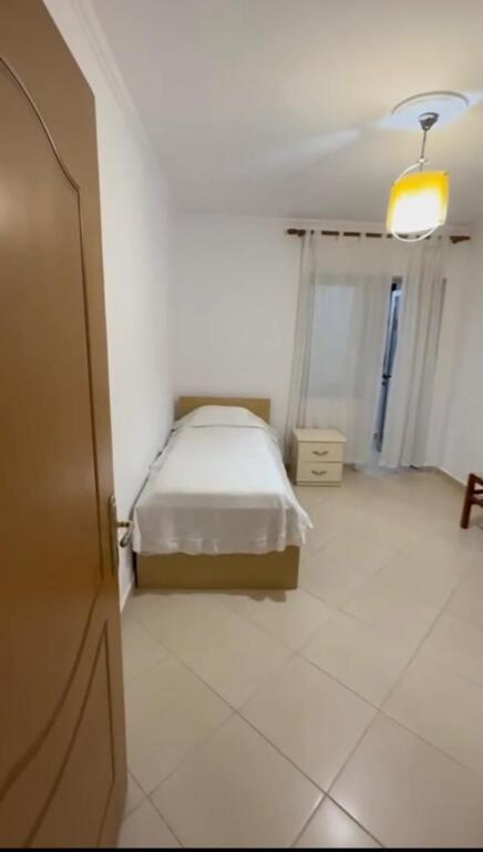 Apartament me qera 2+1 - 📍Xhamllik, pranë Pediatrisë