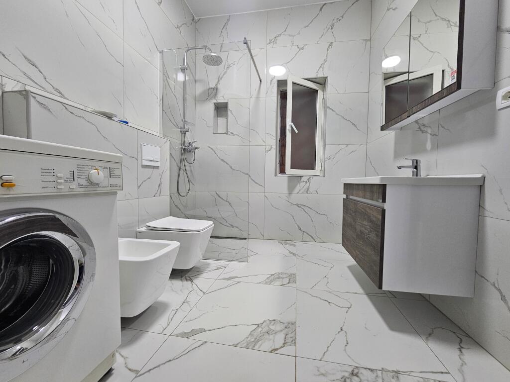 Apartament 1+1 tek Medreseja me post parkimi