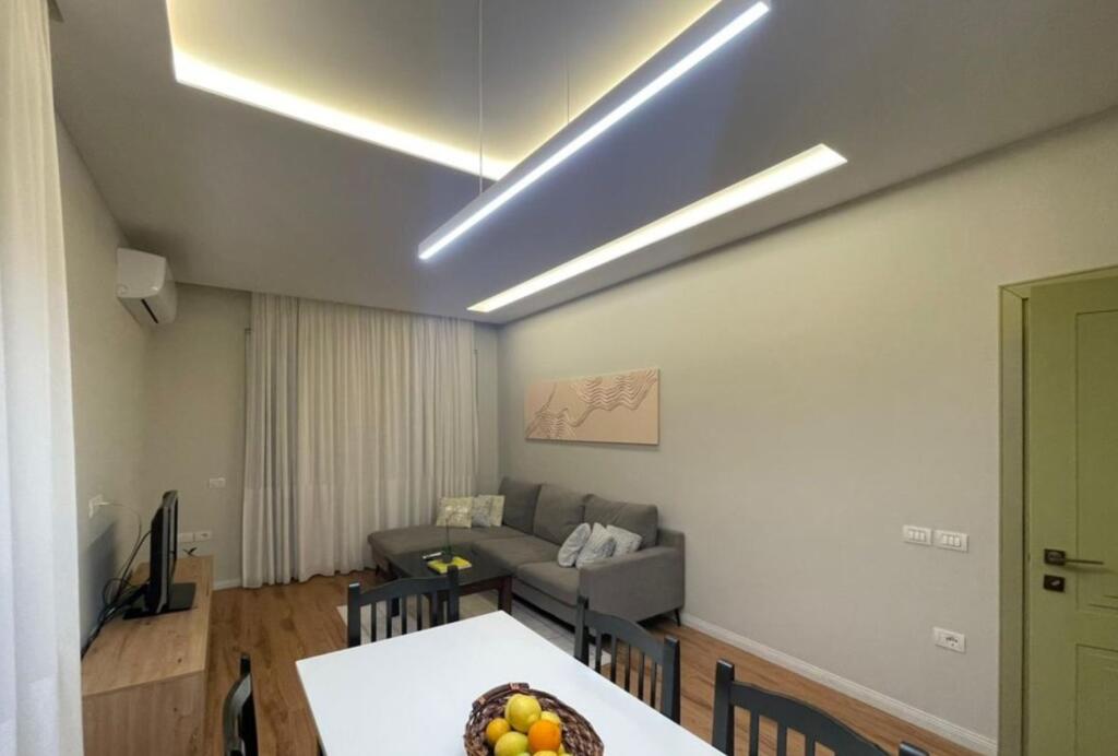 🌟 Jepet me Qira – Vilë e Mobiluar me Oborr në Prush, Tirane