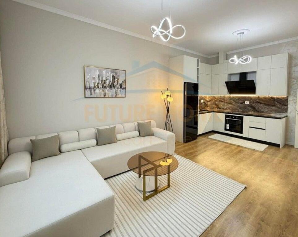 Shitet, Apartament 2+1, Unaza e Re