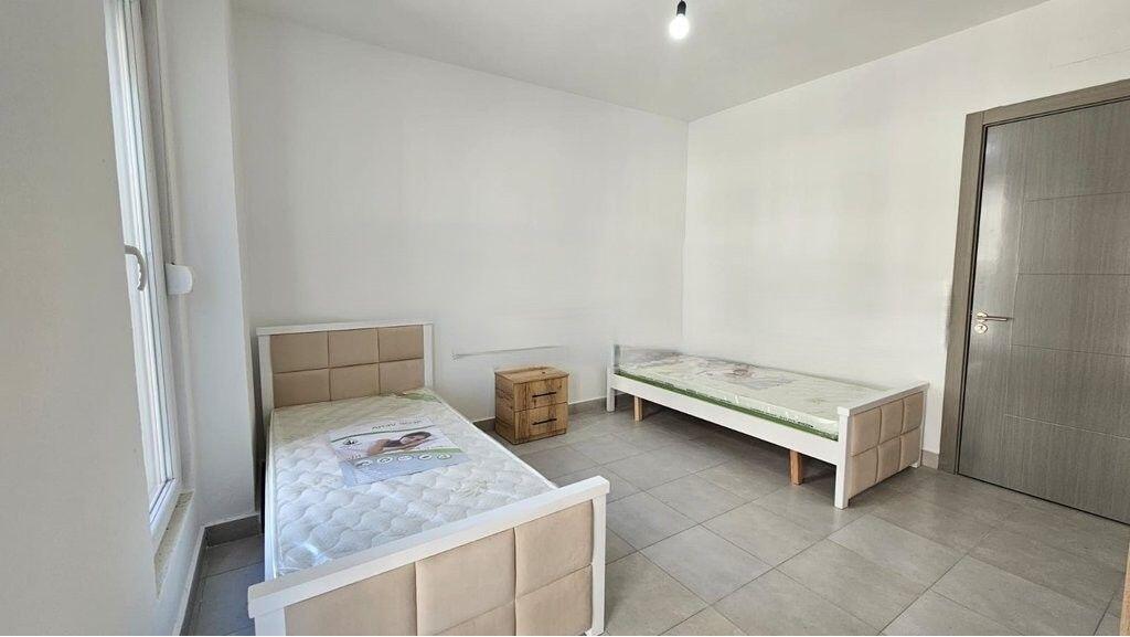 Jepet Me Qera Apartament 2+1+2 tek 5 Maji 500 € /Muaj