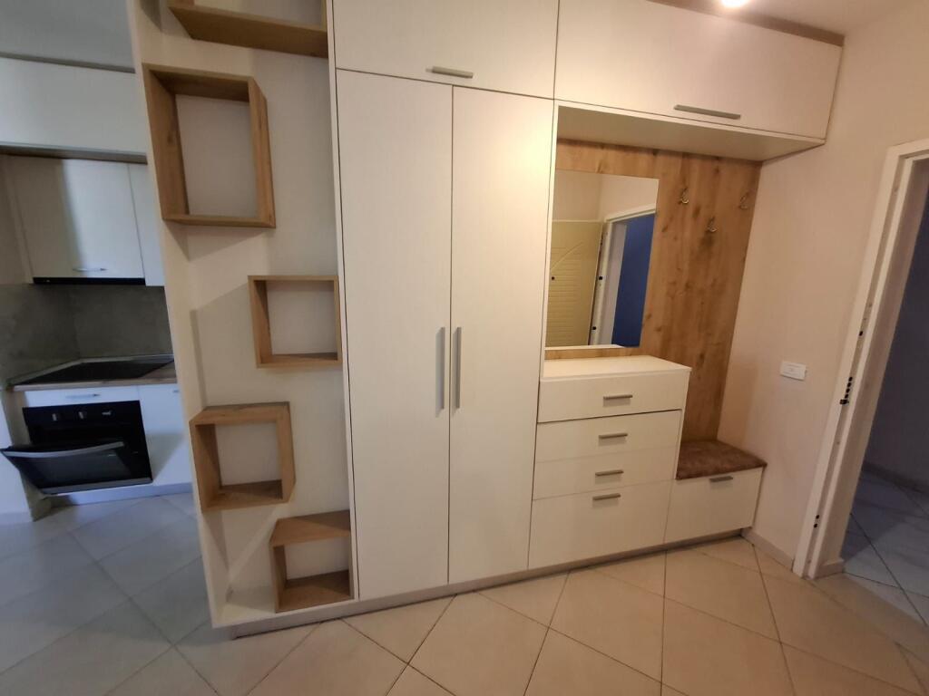 Jepet apartament me qera 2+1+2