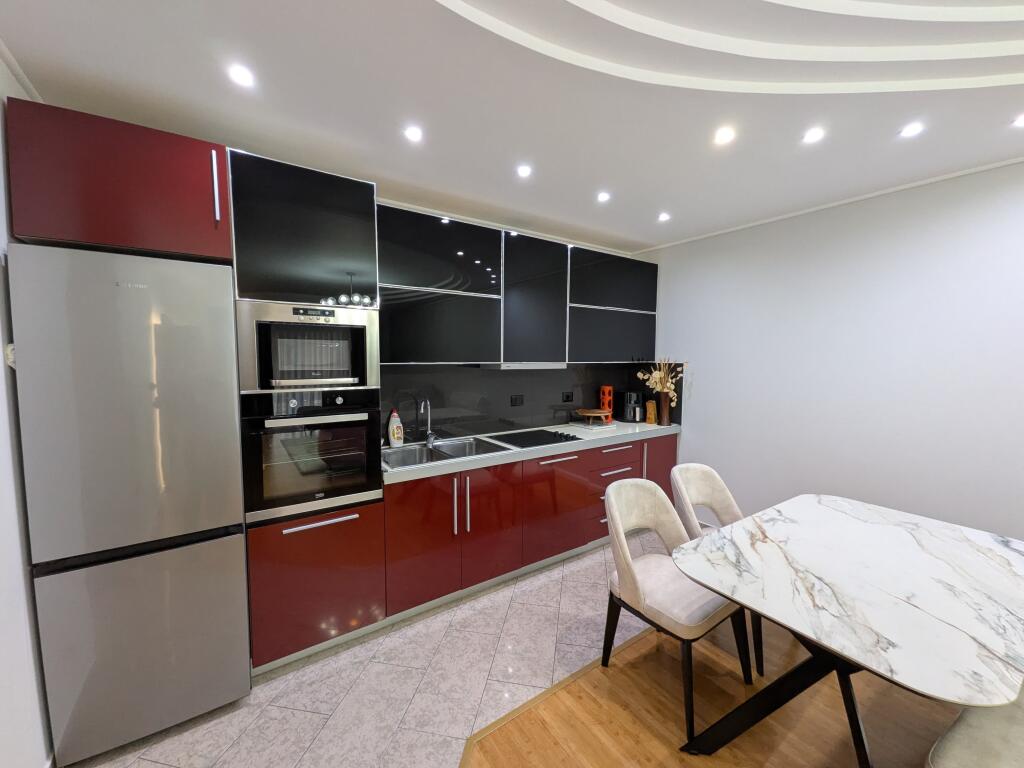 Jepet me qira apartment 2+1+2 Tek Ambasada Amerikane!