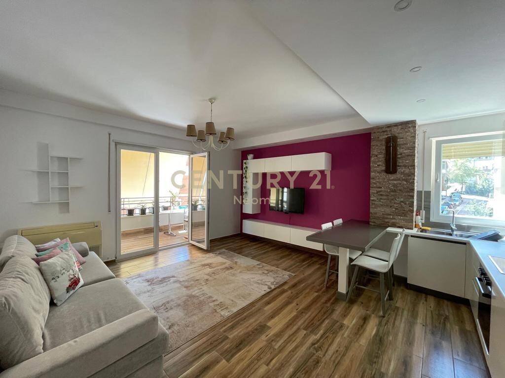 Apartament 2+1+Post Parkimi per shitje tek Kodra e Diellit