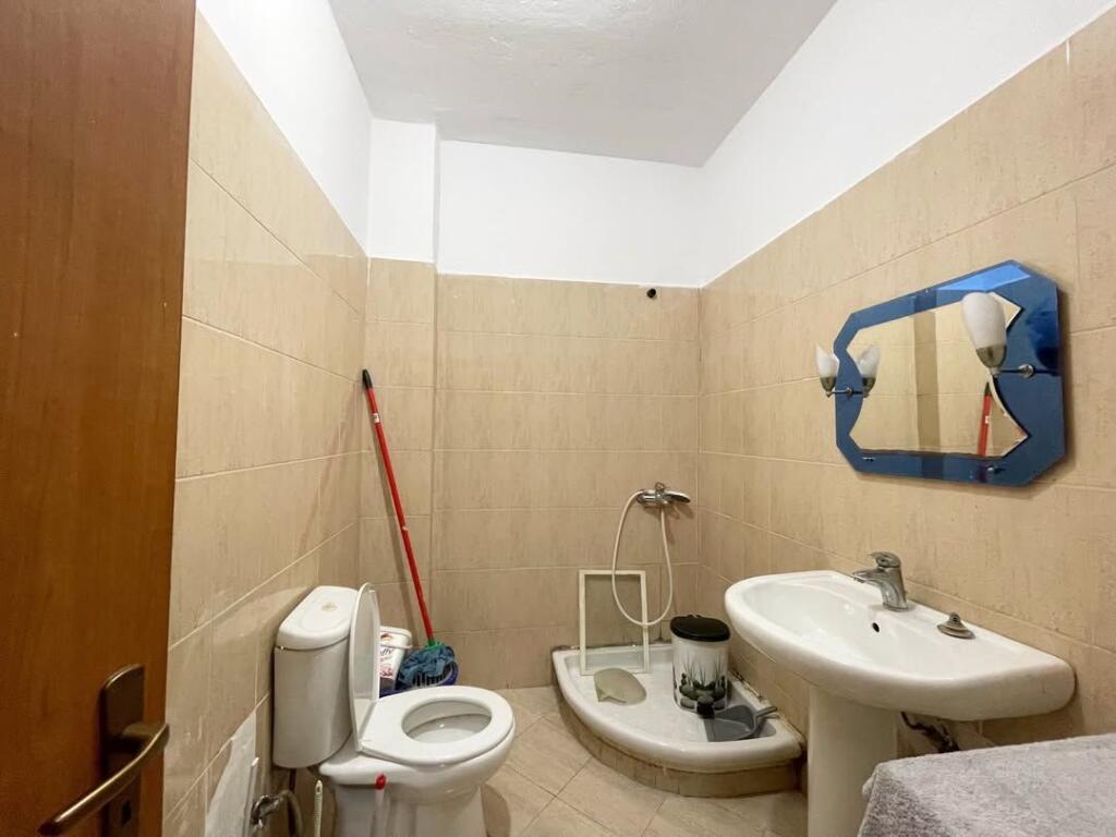 Shitet Apartament 1+1 ne yzberisht