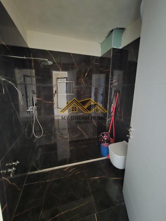 Shitet apartament 2+1+2 te Rezidenca White Hill, Currila.