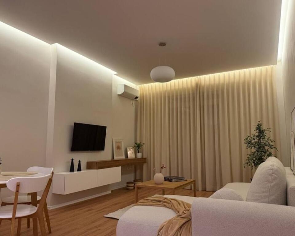 Apartament 1+1, Don Bosko!