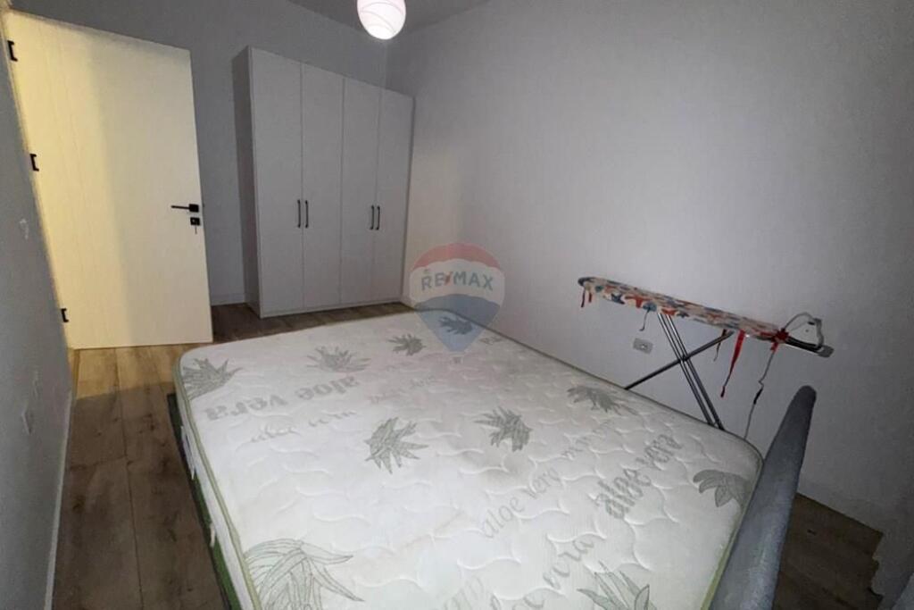 Apartsment me qera 1+1 te Rruga 3 Deshmoret