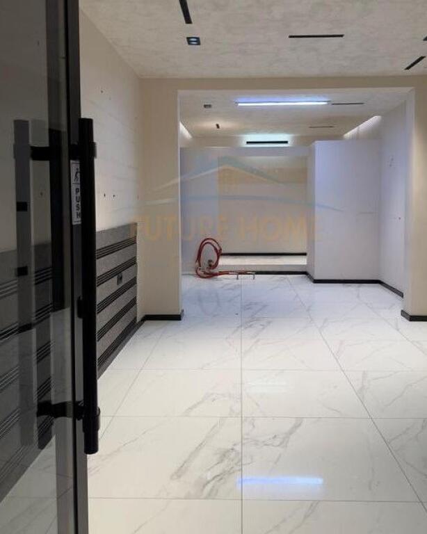 Affitto, Locale Commerciale, Via dei Kosovari