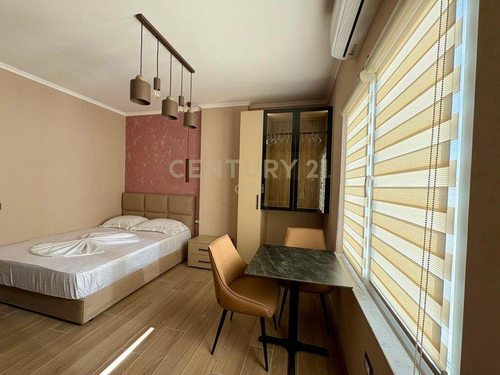 Dy Super Studio Moderne ne Myslym Shyr per shitje, Ideal për Airbnb ! 235,000 €