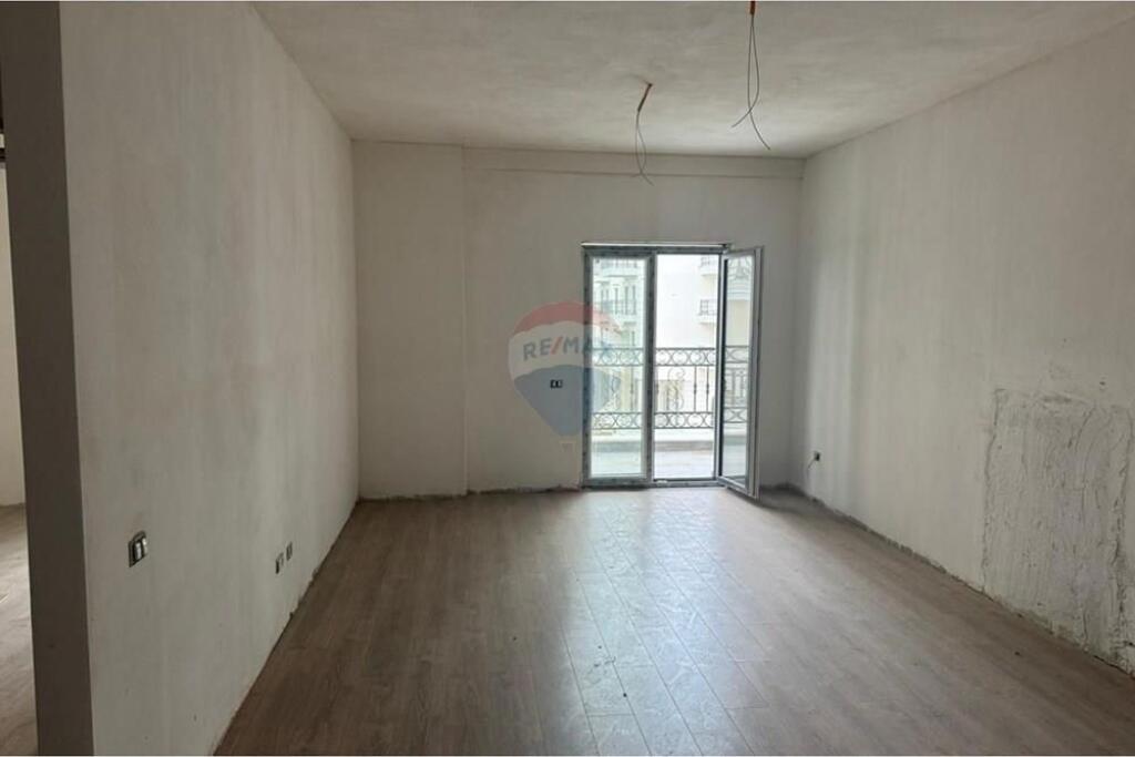Apartament - Për Shitje - Mjull Bathore, Tiranë(ID: 530261046-472)