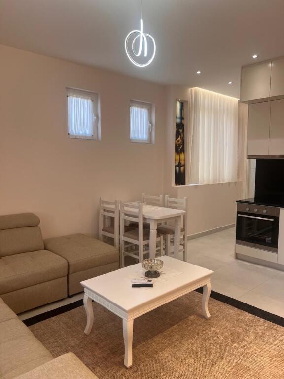 Jepet me qera 1+1 Durres, Prane Postes.