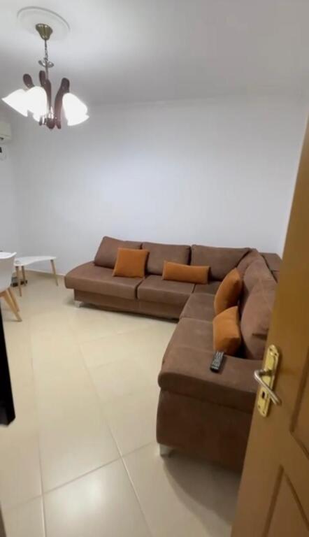 Apartament me qera 2+1 - 📍Xhamllik, pranë Pediatrisë