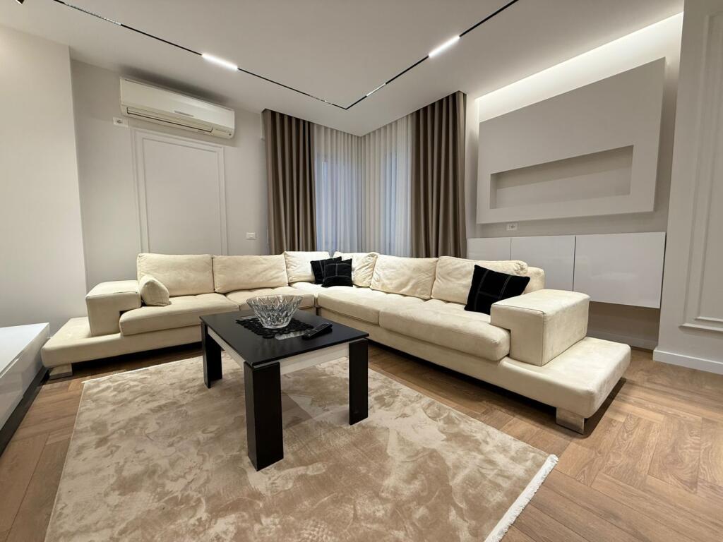 Apartament me qera - Pazari i Ri