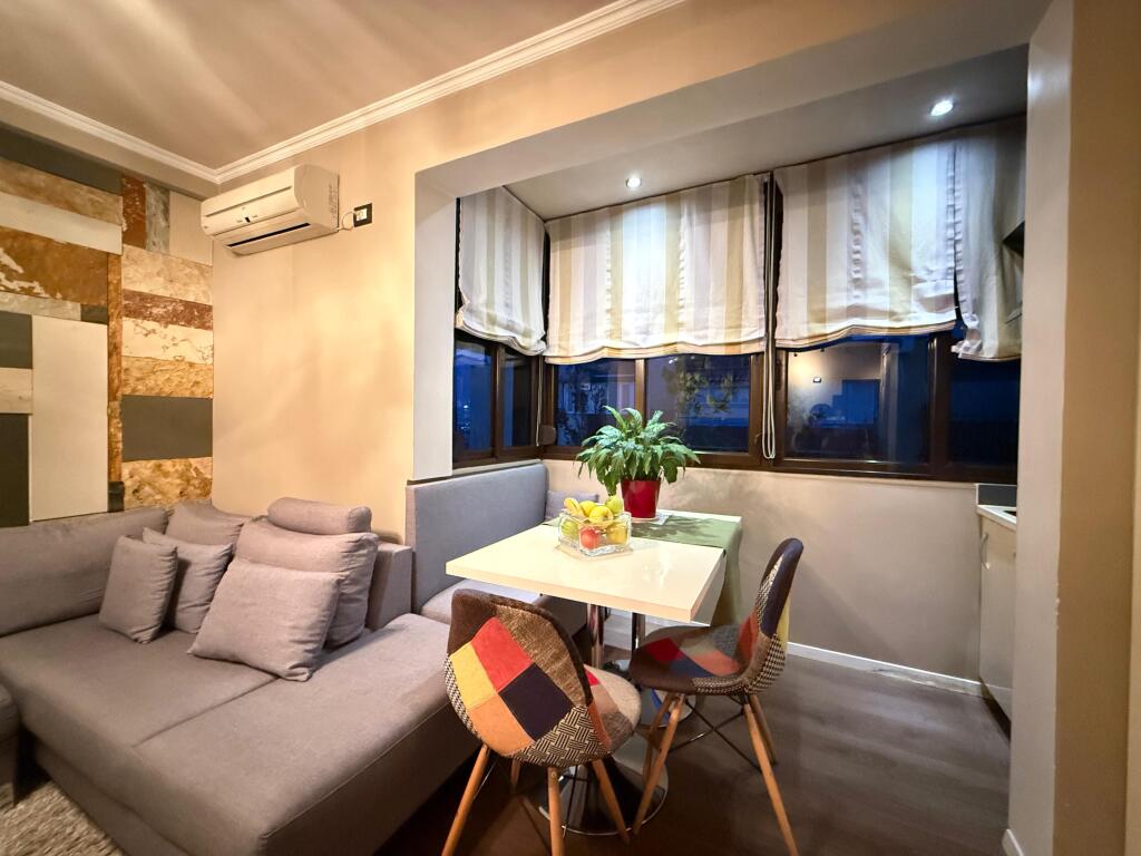 Shitet apartament 2+1 tek Ish Fusha e Aviacionit