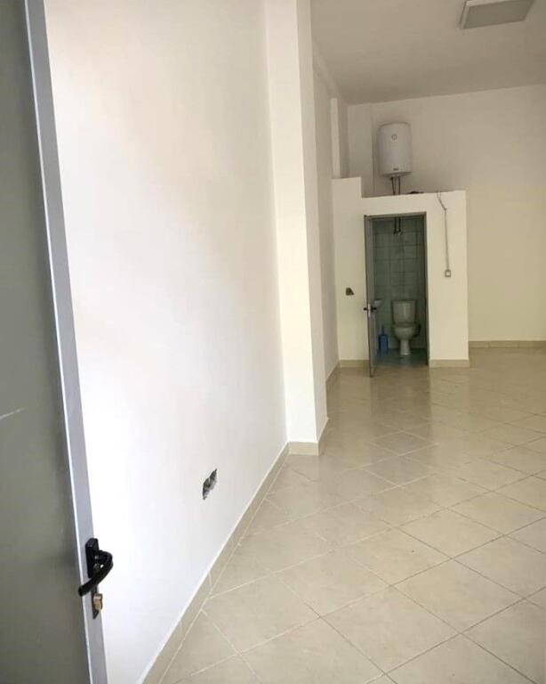 Dyqan Ne Shitje Ne Myslym Shyr (ID BD1164) Tirane