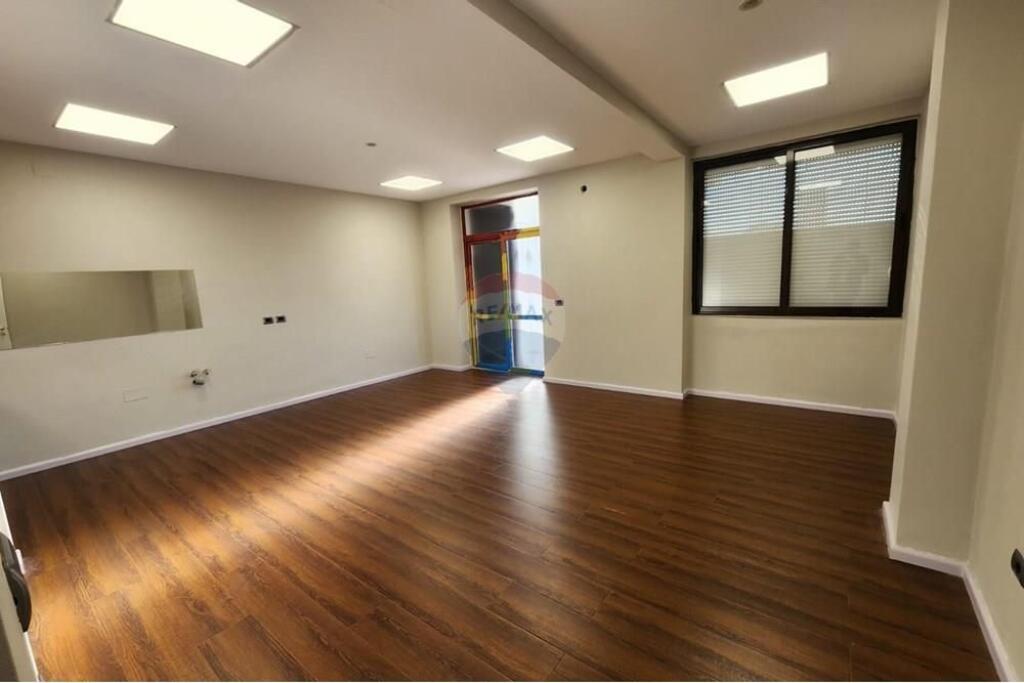 Ambient zyrash per qira te Ish Tregu Elektrik!