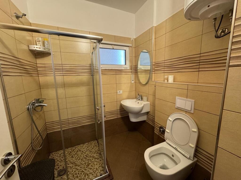 Jepet apartament me qera 1+1