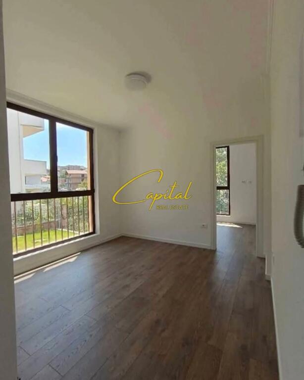 JEPET VILE ME QIRA 360 M2 RRUGA E ELBASANIT 250.000 LEKE