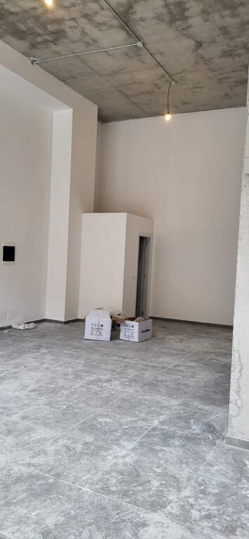 SHOP FOR RENT 70 M2 BARRIKADAVE STREET 2,100 EURO