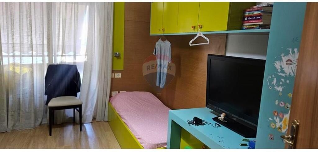 Apartment for rent 2+1 at Pazari i Ri