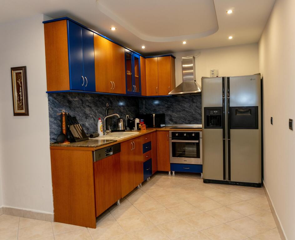 Apartament Me Qera 3+1 tek Rruga e Elbasanit (ID B230198) Tirane