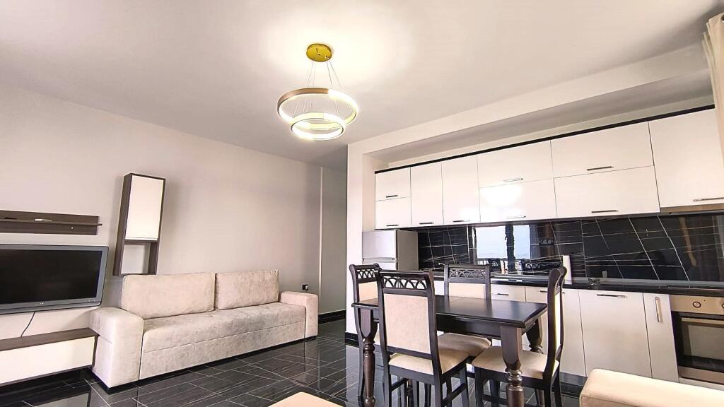 Apartament modern buzë detit pranë Vlorës