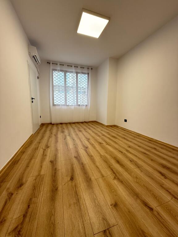 Apartament me qera - Ish Ekspozita
