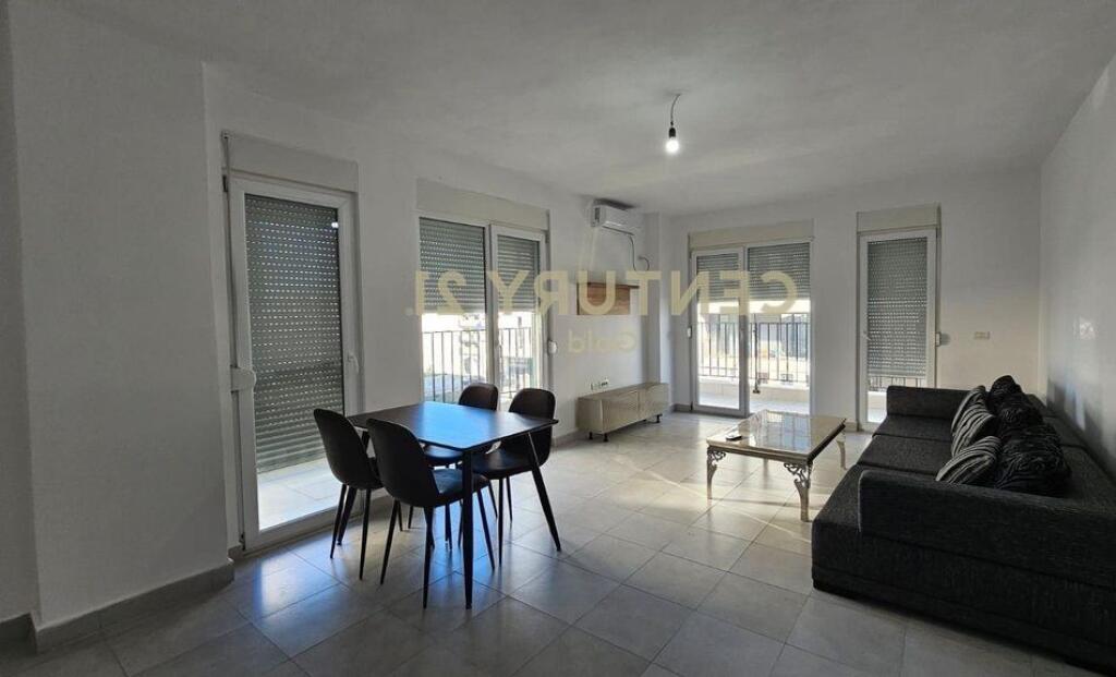 Jepet Me Qera 2+1+2 tek 5 Maji