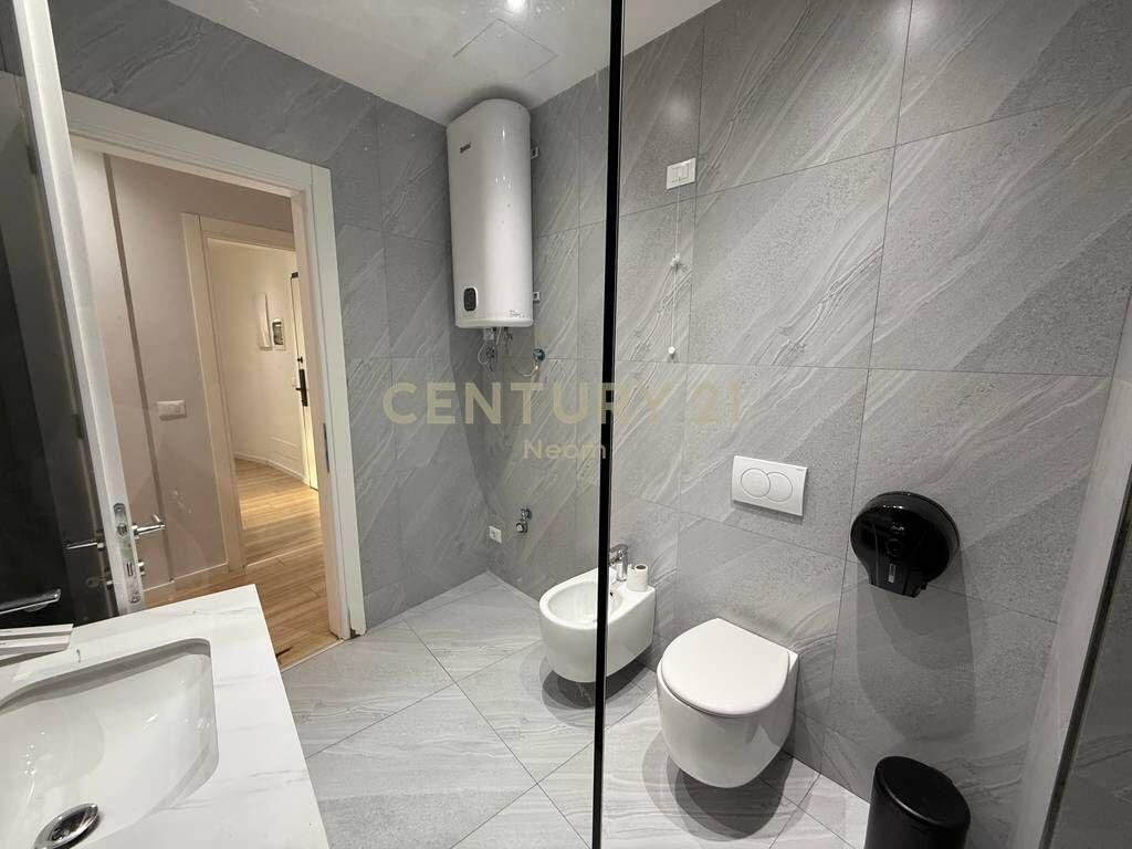 Apartament Luksoz 2+1+2 për Shitje – Lake View Residence