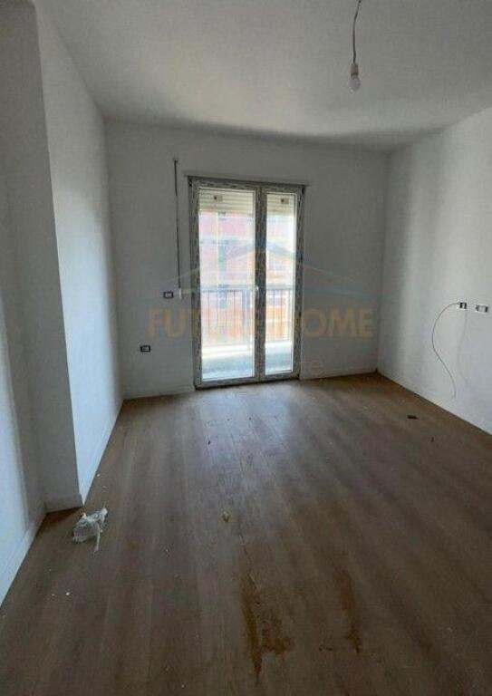 Shitet, Apartament 2+1+2, Univers City