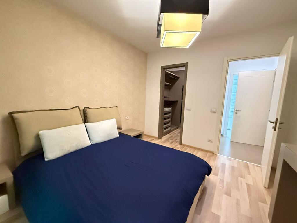 Ambasador 3, Japim me Qira 1+1