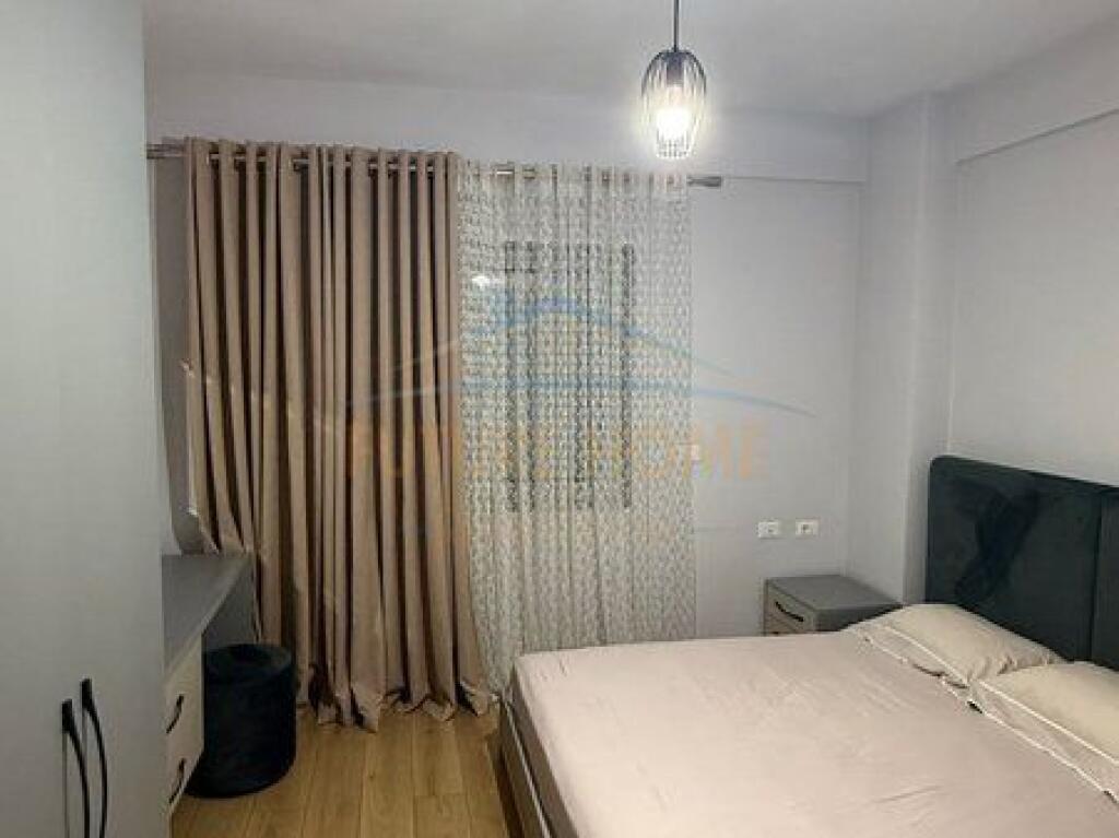 Qera, Apartament 2+1+2, Zogu i Zi, Tiranë
