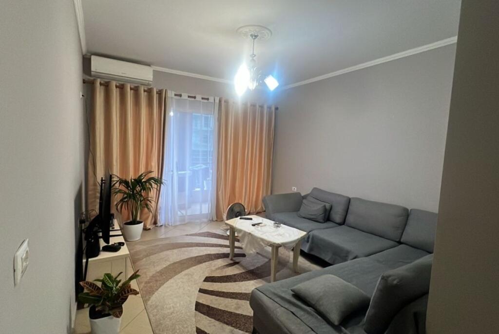 Ne Don Bosko Tek Kompleksi Besa Shitet Apartament 2+1+2 I Mobiluar!